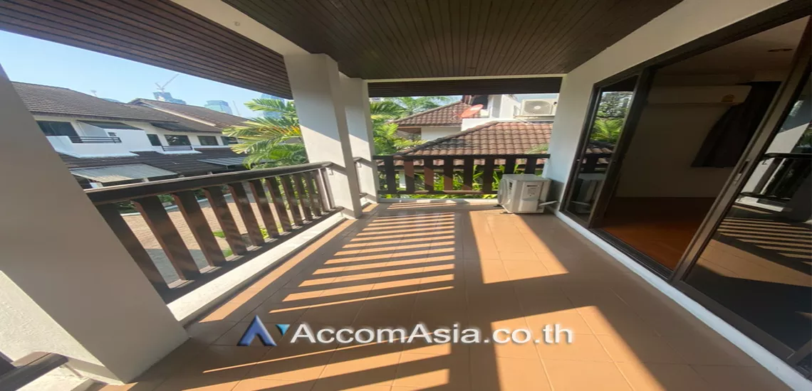 15  4 br House For Rent in Sukhumvit ,Bangkok BTS Phrom Phong at Kid Friendly House Compound AA26529