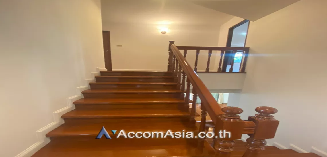 12  4 br House For Rent in Sukhumvit ,Bangkok BTS Phrom Phong at Kid Friendly House Compound AA26529