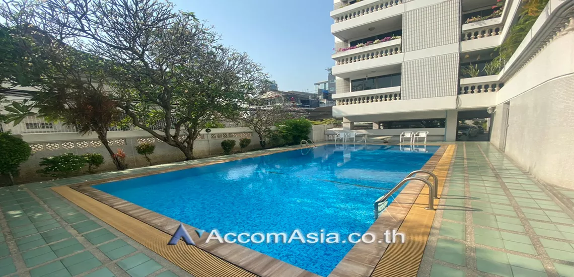 17  4 br House For Rent in Sukhumvit ,Bangkok BTS Phrom Phong at Kid Friendly House Compound AA26529