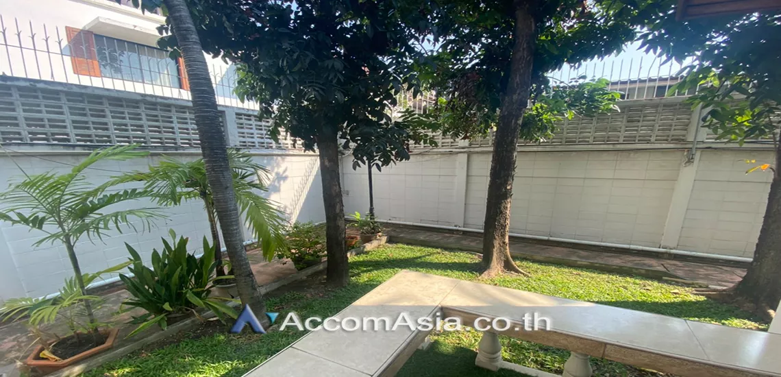 4  4 br House For Rent in Sukhumvit ,Bangkok BTS Phrom Phong at Kid Friendly House Compound AA26529