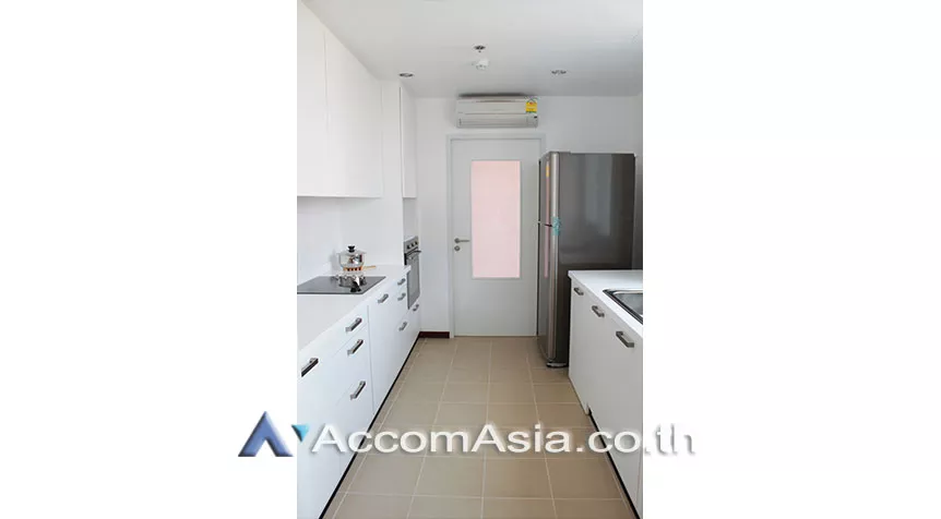 unit 2 Bedrooms  Apartment For Rent in Sukhumvit, Bangkok  near BTS Phrom Phong (AA26539)