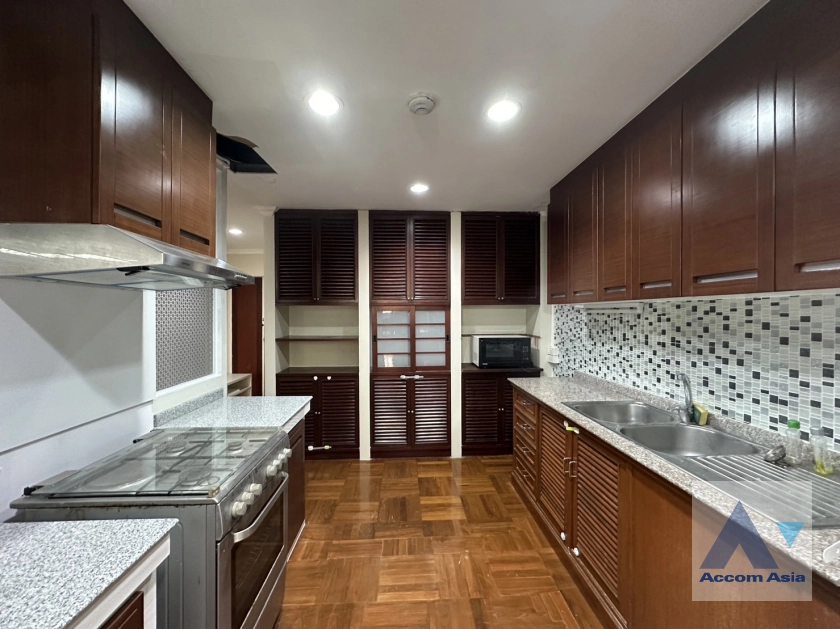unitPet friendly |  3 Bedrooms  Condominium For Rent in Sukhumvit, Bangkok  near BTS Phrom Phong (AA26541)