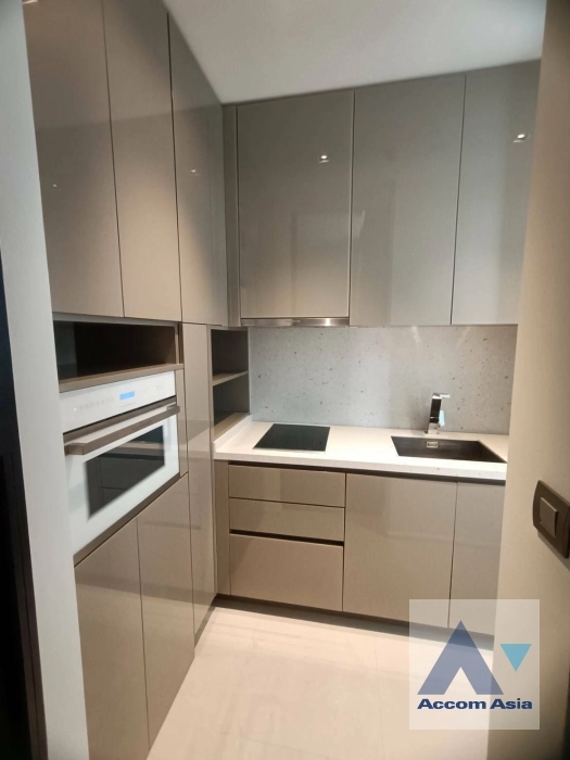 unit 1 Bedroom  Condominium For Rent & Sale in Sukhumvit, Bangkok  near BTS Phrom Phong (AA26542)