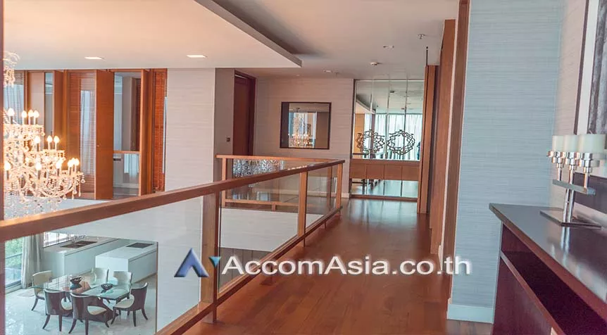 Double High Ceiling, Duplex Condo, Penthouse |  3 Bedrooms  Condominium For Rent in Ploenchit, Bangkok  near BTS Ratchadamri (AA26563)