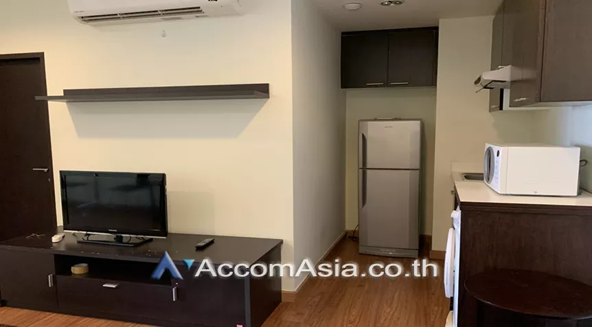  1 Bedroom  Condominium For Sale in Sukhumvit, Bangkok  near BTS Ekkamai (AA26565)