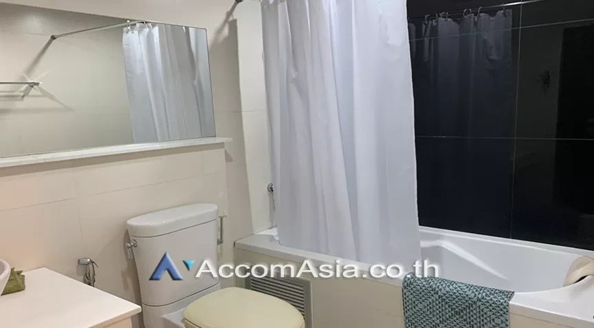 unit 1 Bedroom  Condominium For Sale in Sukhumvit, Bangkok  near BTS Ekkamai (AA26565)