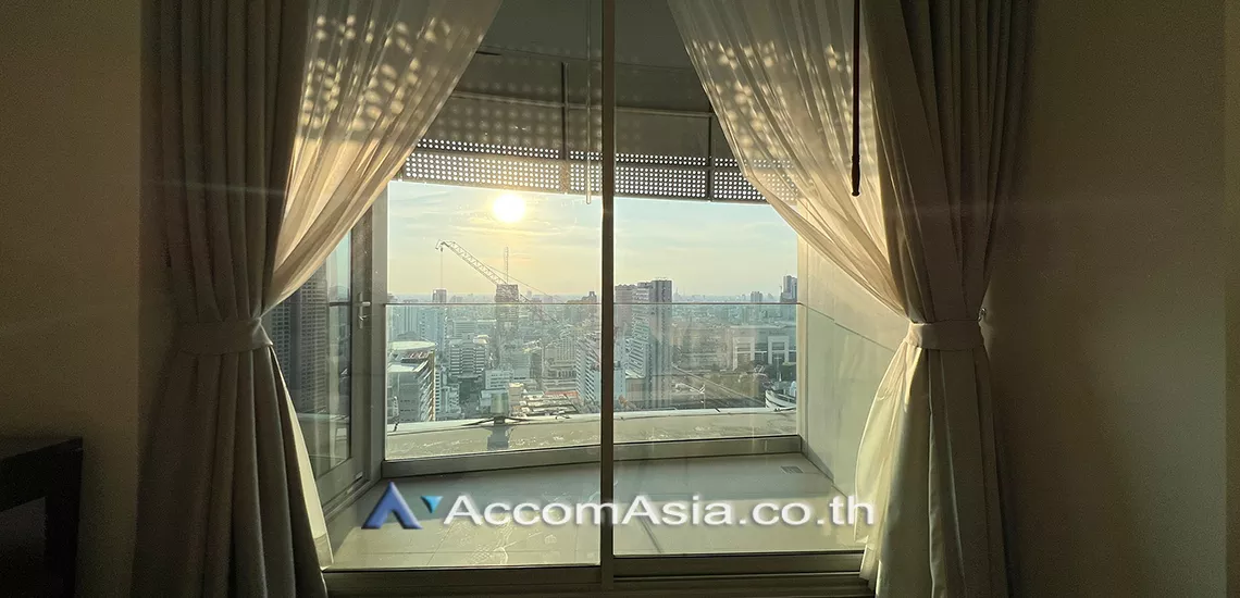 20  2 br Condominium For Rent in Ploenchit ,Bangkok BTS Ratchadamri at Magnolias Ratchadamri Boulevard AA26572