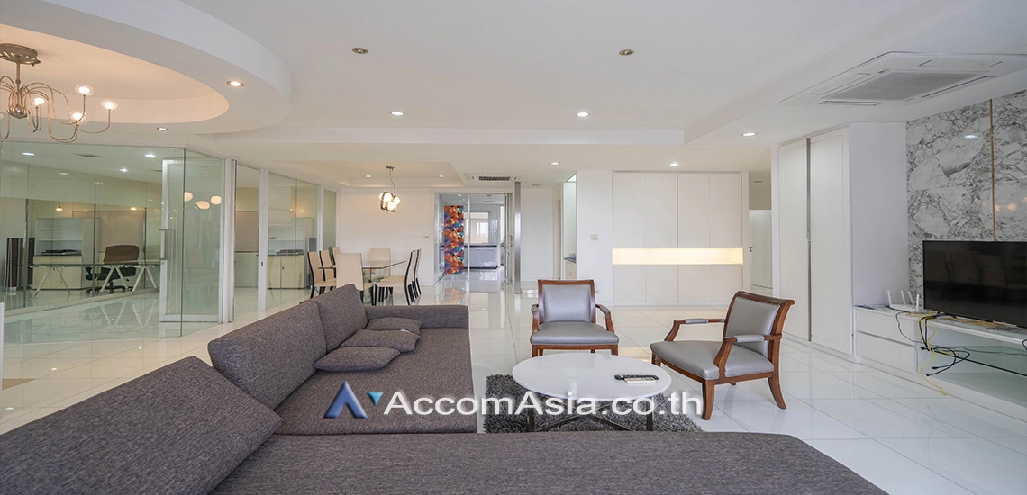 unitPet friendly | Modern condominium with open space and wood finishes (AA26581)