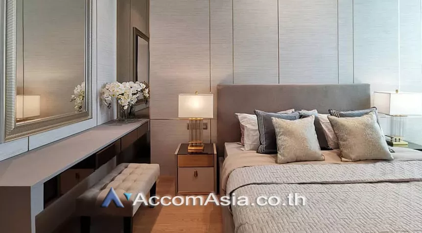  1 Bedroom  Condominium For Rent in Ploenchit, Bangkok  near BTS Chitlom (AA26585)