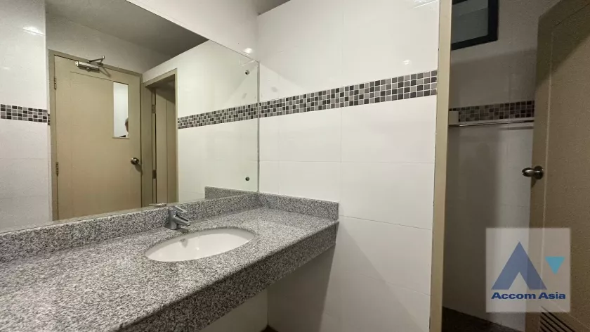 48  Studio Building For Sale in Sukhumvit ,Bangkok BTS Phra khanong AA26619