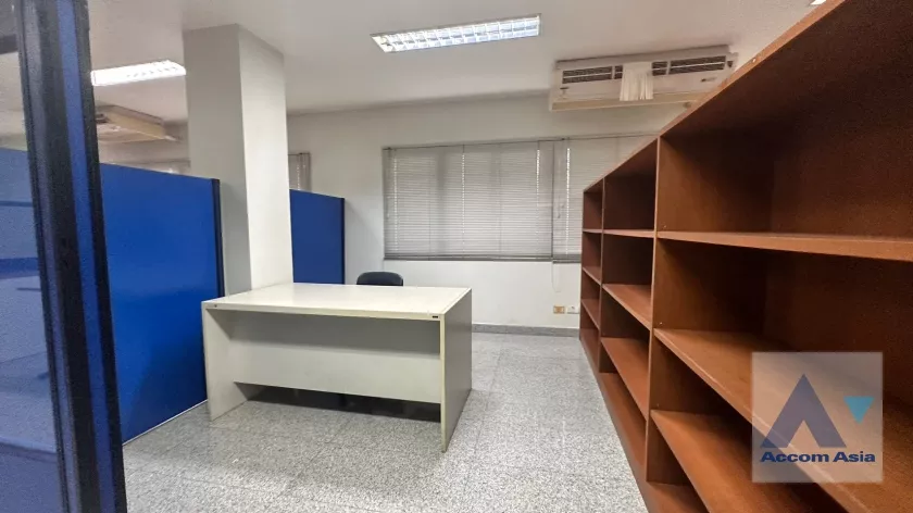 19  Studio Building For Sale in Sukhumvit ,Bangkok BTS Phra khanong AA26619