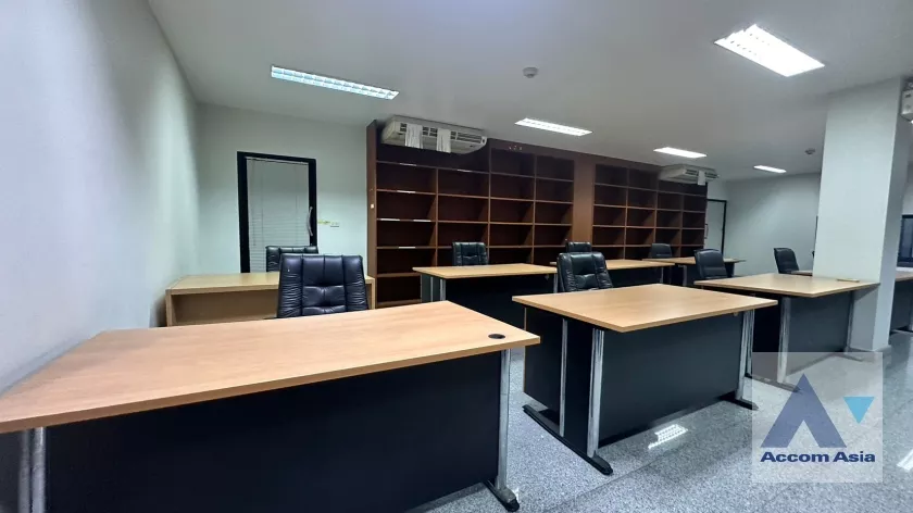 6  Studio Building For Sale in Sukhumvit ,Bangkok BTS Phra khanong AA26619