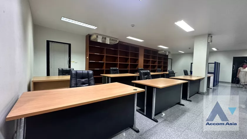 8  Studio Building For Sale in Sukhumvit ,Bangkok BTS Phra khanong AA26619