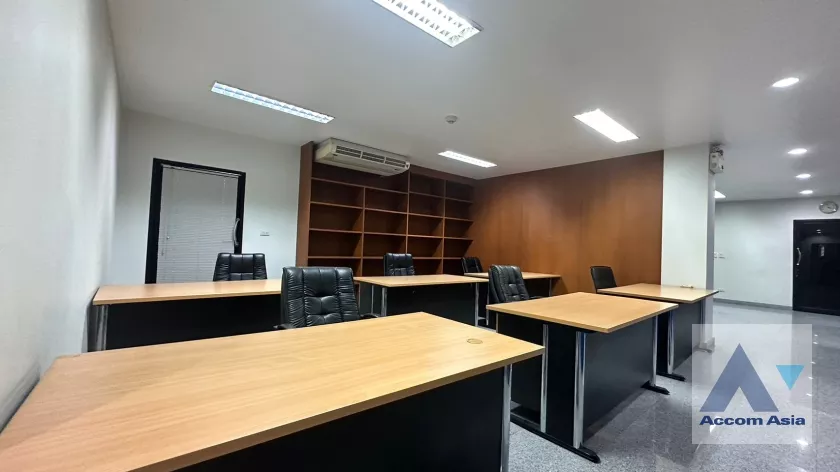 9  Studio Building For Sale in Sukhumvit ,Bangkok BTS Phra khanong AA26619