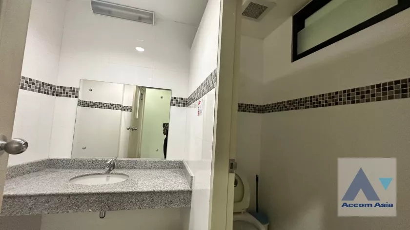 47  Studio Building For Sale in Sukhumvit ,Bangkok BTS Phra khanong AA26619