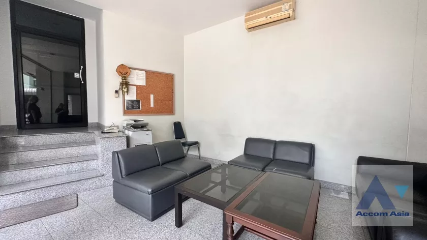 33  Studio Building For Sale in Sukhumvit ,Bangkok BTS Phra khanong AA26619