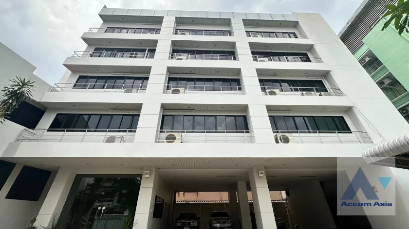 52  Studio Building For Sale in Sukhumvit ,Bangkok BTS Phra khanong AA26619