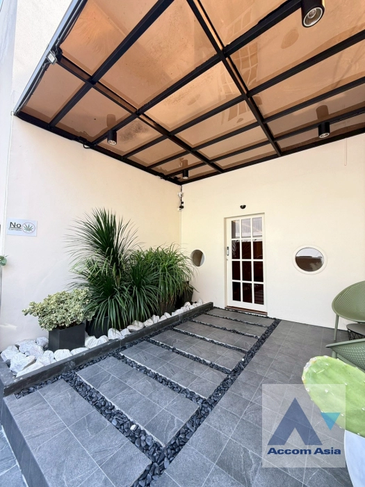 28  3 br Townhouse for rent and sale in Sukhumvit ,Bangkok BTS Thong Lo AA26641