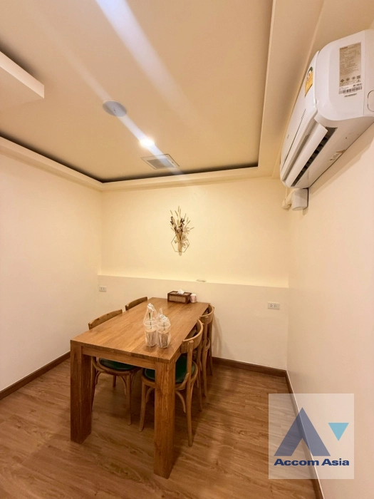 8  3 br Townhouse for rent and sale in Sukhumvit ,Bangkok BTS Thong Lo AA26641