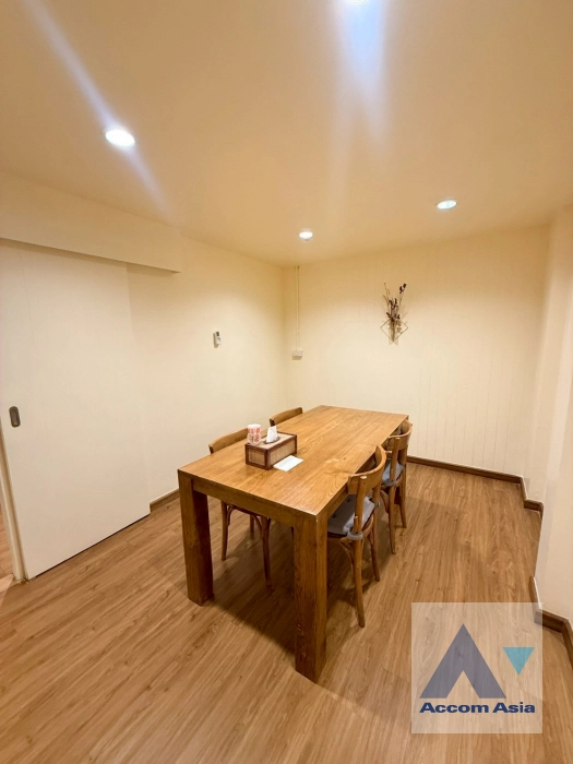 10  3 br Townhouse for rent and sale in Sukhumvit ,Bangkok BTS Thong Lo AA26641