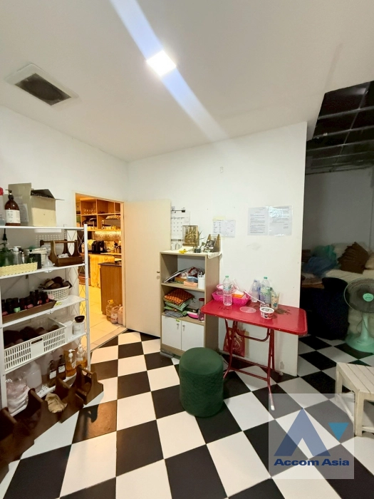 13  3 br Townhouse for rent and sale in Sukhumvit ,Bangkok BTS Thong Lo AA26641