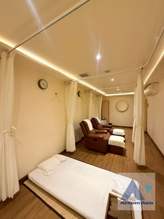 22  3 br Townhouse for rent and sale in Sukhumvit ,Bangkok BTS Thong Lo AA26641