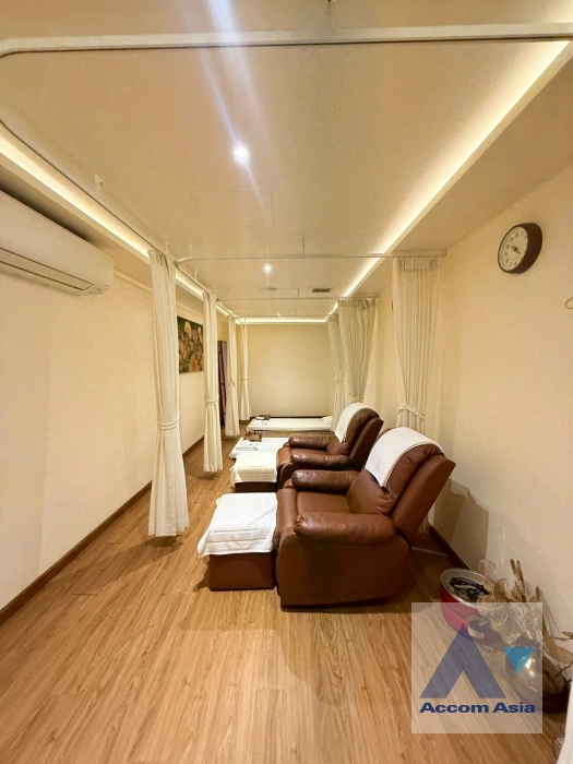 21  3 br Townhouse for rent and sale in Sukhumvit ,Bangkok BTS Thong Lo AA26641