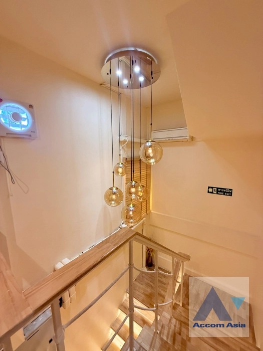 15  3 br Townhouse for rent and sale in Sukhumvit ,Bangkok BTS Thong Lo AA26641