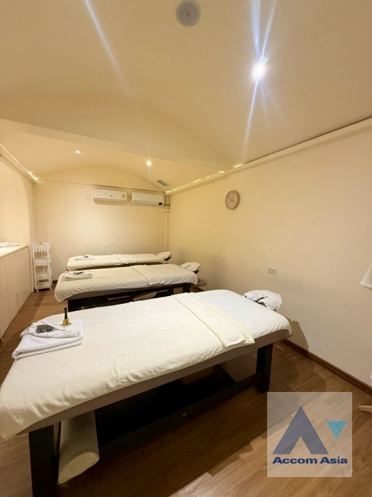 16  3 br Townhouse for rent and sale in Sukhumvit ,Bangkok BTS Thong Lo AA26641