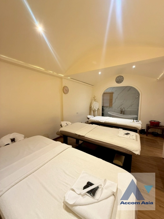 17  3 br Townhouse for rent and sale in Sukhumvit ,Bangkok BTS Thong Lo AA26641