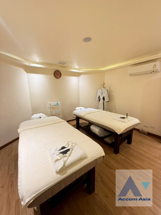 19  3 br Townhouse for rent and sale in Sukhumvit ,Bangkok BTS Thong Lo AA26641