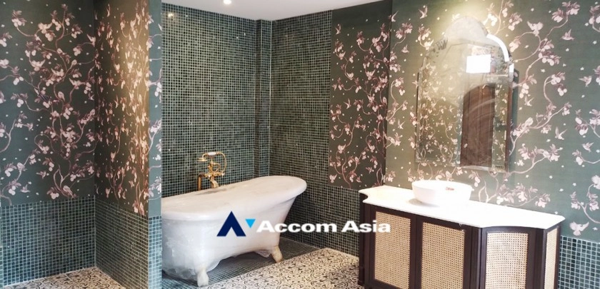 10  3 br Townhouse for rent and sale in Sukhumvit ,Bangkok BTS Thong Lo AA26641