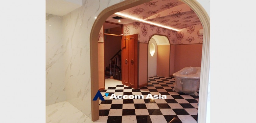 14  3 br Townhouse for rent and sale in Sukhumvit ,Bangkok BTS Thong Lo AA26641