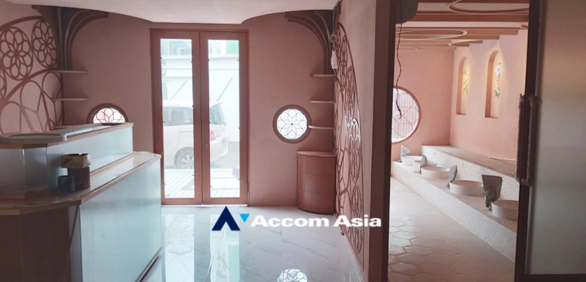 6  3 br Townhouse for rent and sale in Sukhumvit ,Bangkok BTS Thong Lo AA26641