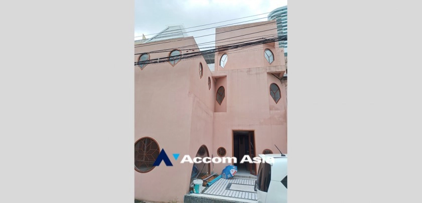  1  3 br Townhouse for rent and sale in Sukhumvit ,Bangkok BTS Thong Lo AA26641