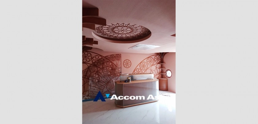 7  3 br Townhouse for rent and sale in Sukhumvit ,Bangkok BTS Thong Lo AA26641