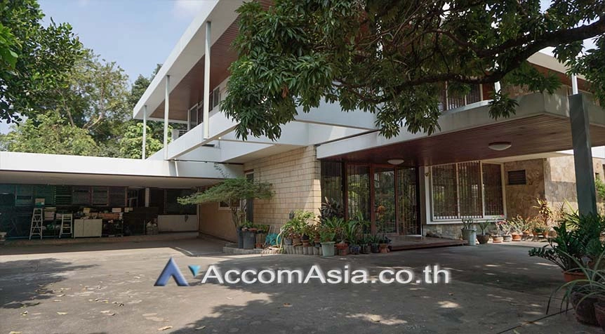  1  4 br House For Sale in Sukhumvit ,Bangkok BTS Phra khanong AA26653