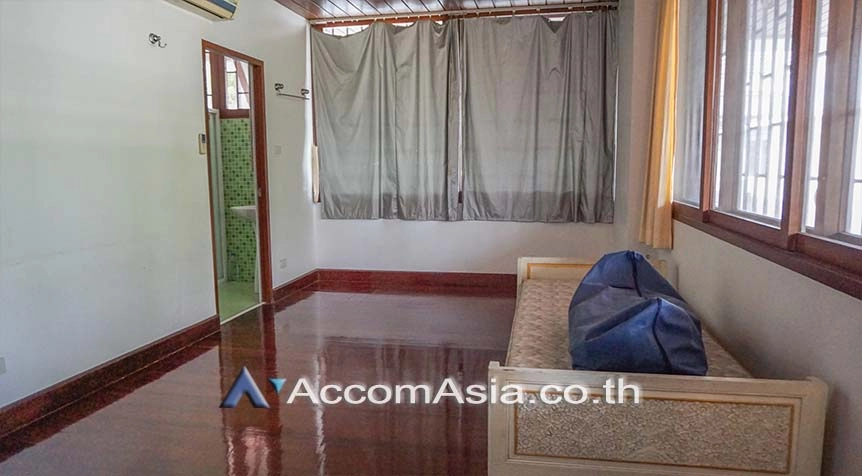 12  4 br House For Sale in Sukhumvit ,Bangkok BTS Phra khanong AA26653
