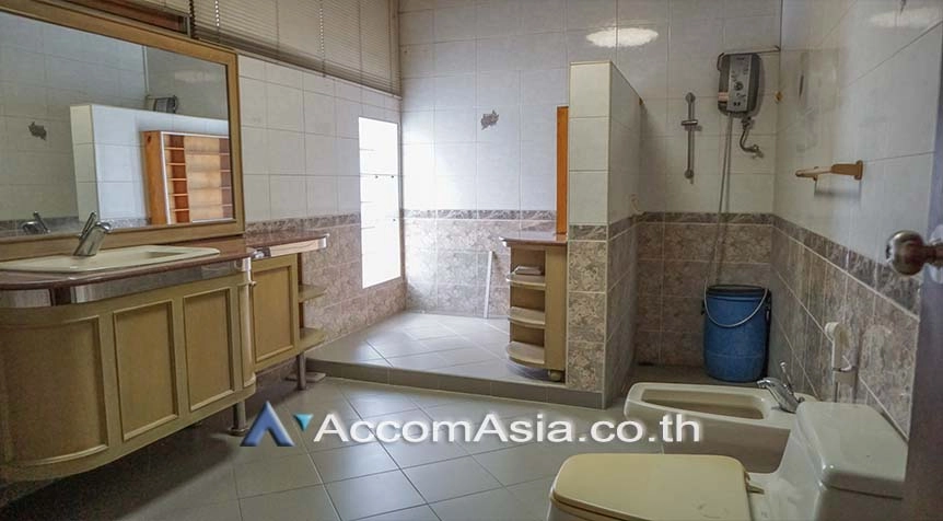 16  4 br House For Sale in Sukhumvit ,Bangkok BTS Phra khanong AA26653