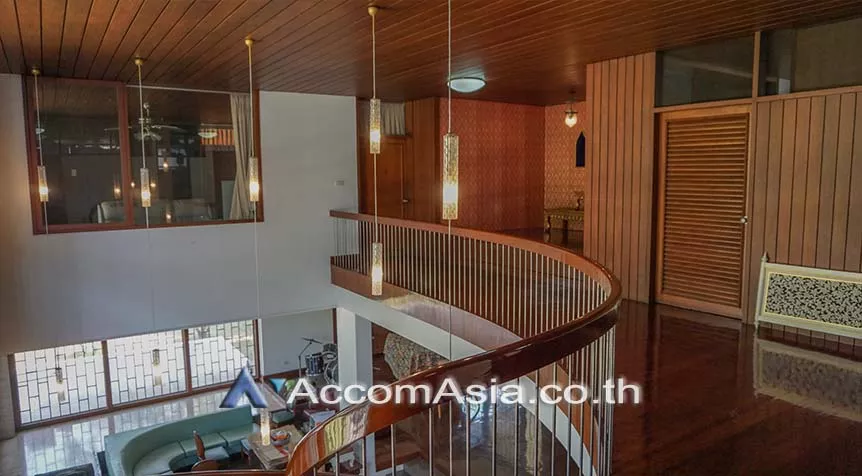 12  4 br House For Sale in sukhumvit ,Bangkok BTS Phra khanong AA26653