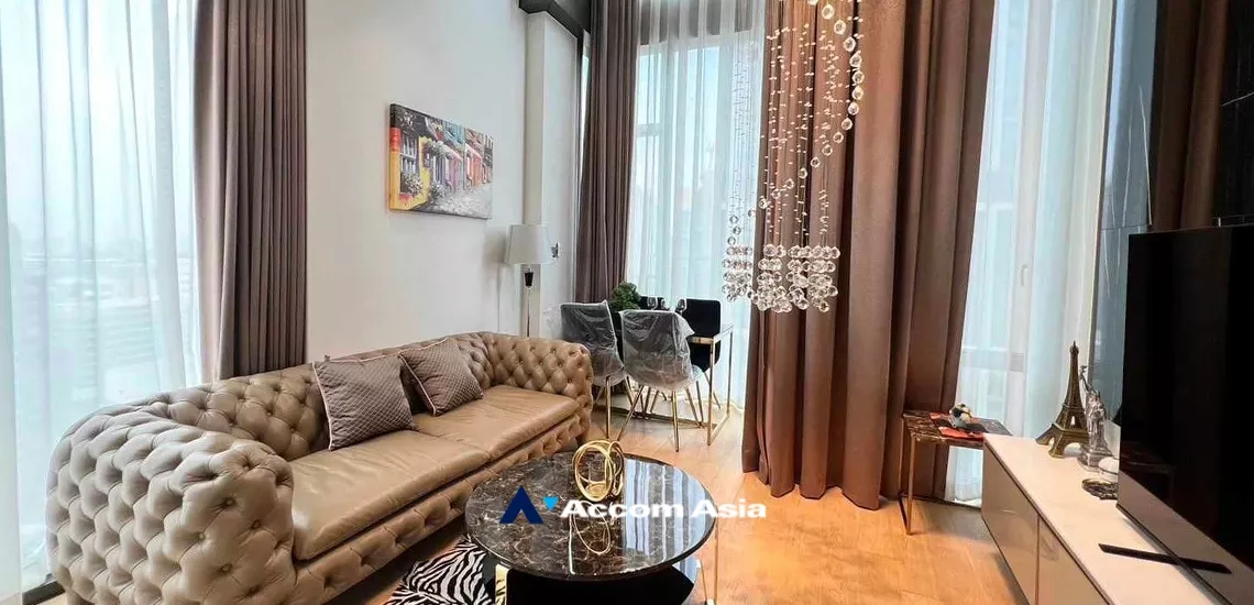 Corner Unit |  28 Chidlom Condominium  1 Bedroom for Rent BTS Chitlom in Ploenchit Bangkok