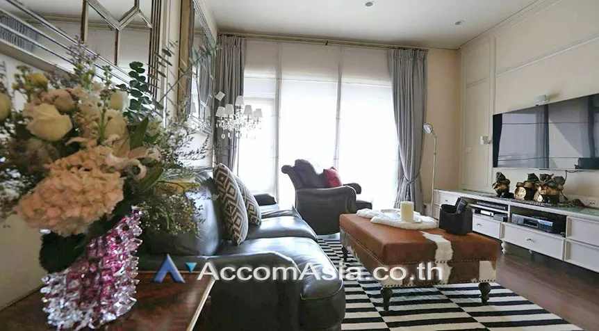 unit 2 Bedrooms  Condominium For Sale in Sukhumvit, Bangkok  near BTS Phrom Phong (AA26680)