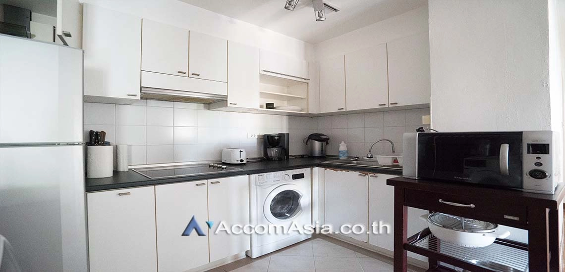 unit 3 Bedrooms  Condominium For Sale in Sukhumvit, Bangkok  near BTS Nana (AA26690)