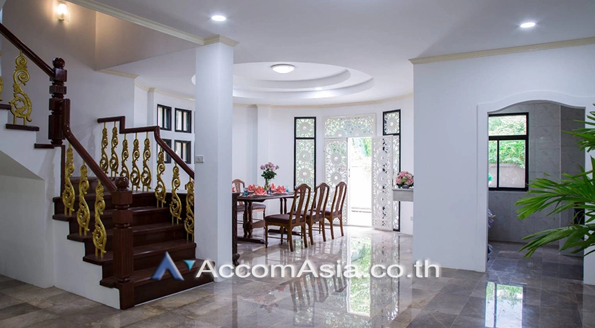 unitPet friendly |  3 Bedrooms  Townhouse For Rent in Sukhumvit, Bangkok  near BTS Phrom Phong (AA26702)