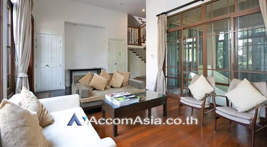  4 Bedrooms  House For Sale in Sukhumvit, Bangkok  near BTS Phra khanong (AA26722)