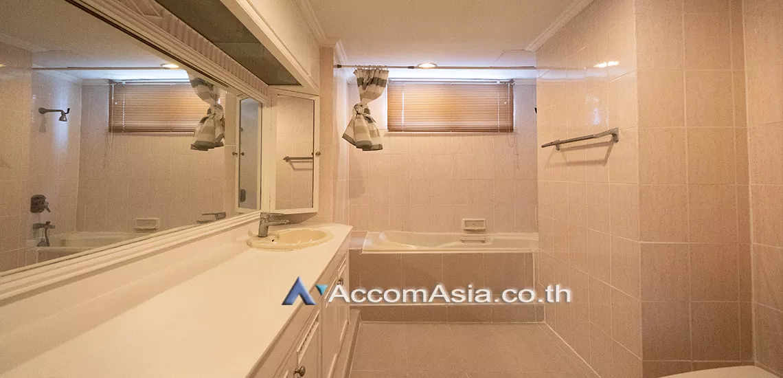 10  3 br Apartment For Rent in Sukhumvit ,Bangkok BTS Phrom Phong at Pet friendly - High rise Apartment AA26728