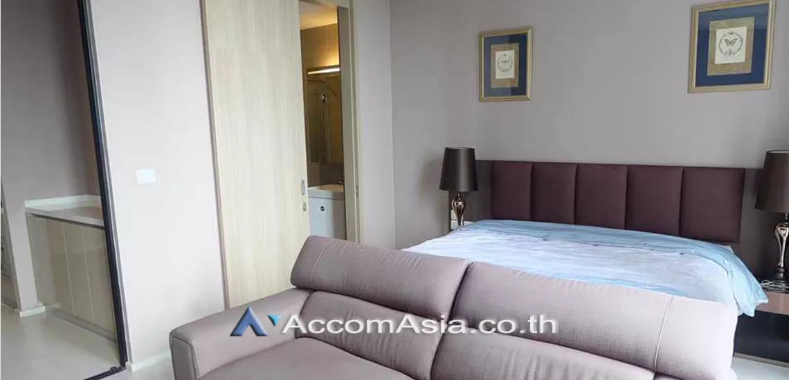  1 Bedroom  Condominium For Rent in Ploenchit, Bangkok  near BTS Ploenchit (AA26729)