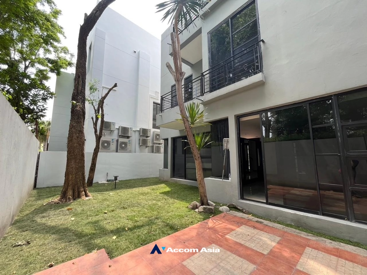 unitPet friendly | Elegant living with garden space in Sukhumvit (AA26732)