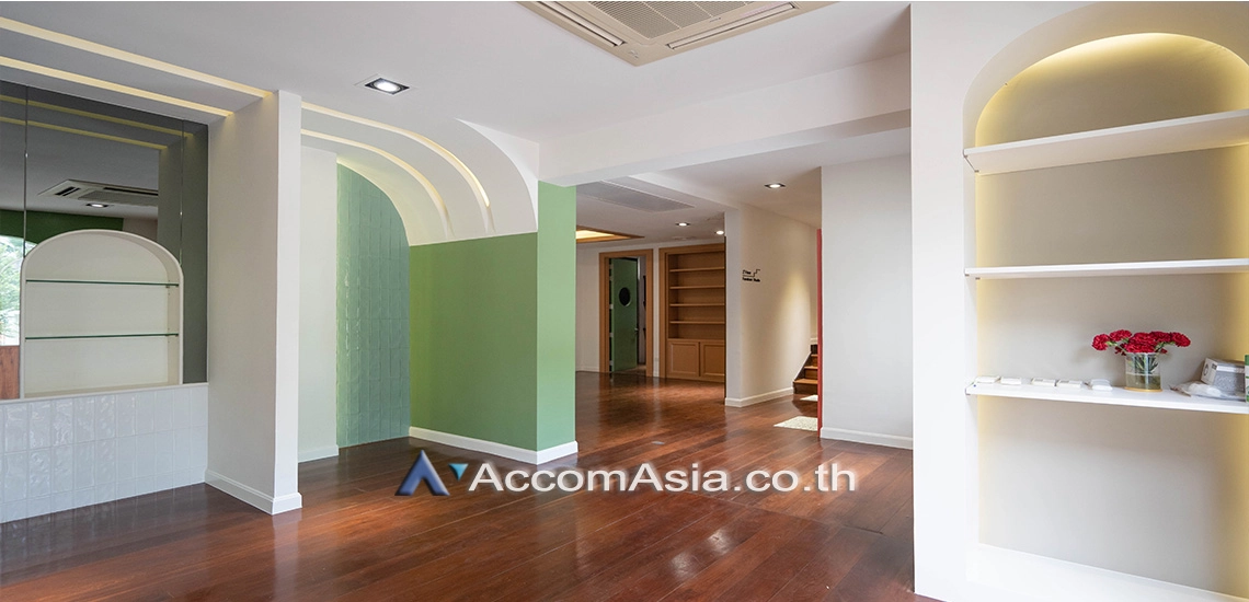 10  2 br House For Rent in Sukhumvit ,Bangkok BTS Phrom Phong AA26736