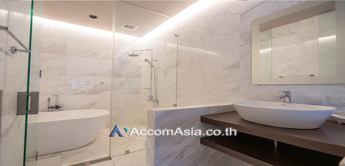 22  2 br House For Rent in Sukhumvit ,Bangkok BTS Phrom Phong AA26736